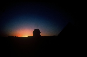 photo of the egyptian sphinx at sunset